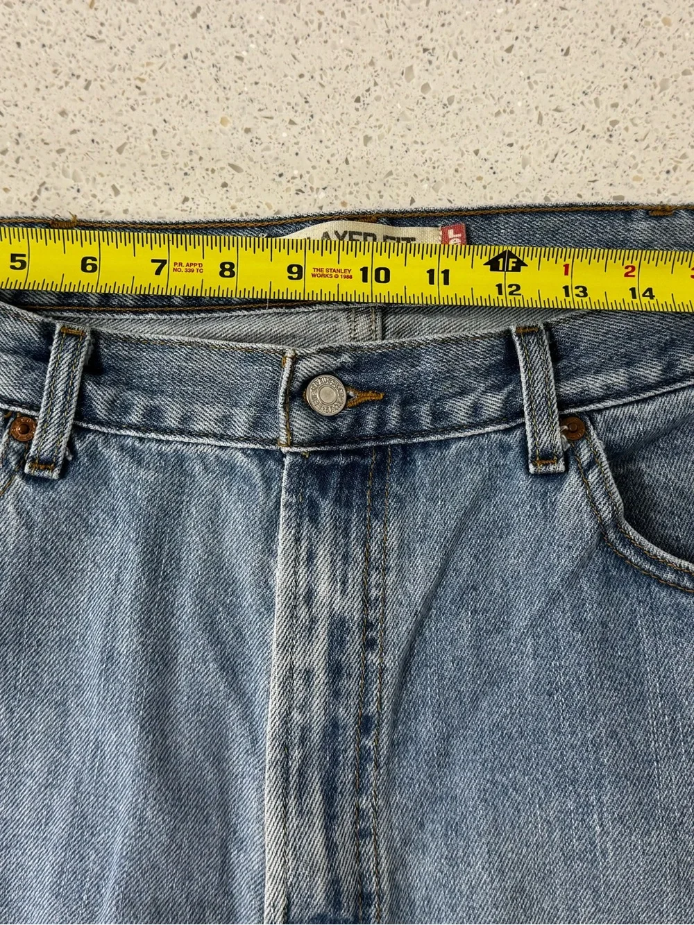 Levi's 550 Relaxed Fit Jeans Mens 38x29  Wash Blue Denim Vintage Y2K Fade 90’s
